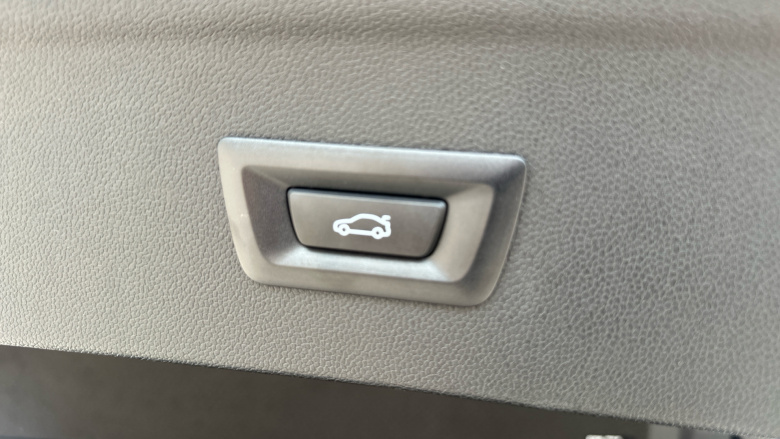 BMW iX 300kW xDrive45 Sport 101kWh 5dr Auto Electric Estate